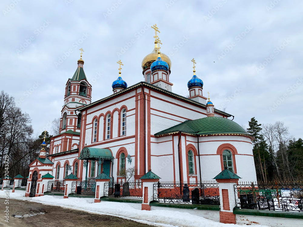 Φωτογραφία The Church of the Intercession of the Most Holy Theotokos with the borders of the Akhtyrsk Icon of the Mother of God and St
