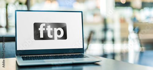 Tableau sur toile Laptop computer displaying a sign of the ftp