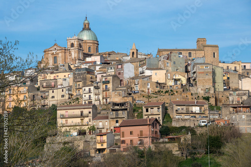 Vista del pueblo de Piazza Armerina en la isla de Sicilia, Italia