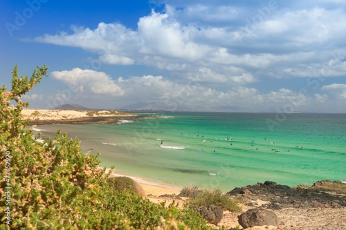 Wellensurfer an der Playa El Moro / Playa Alzada auf Fuerteventura (Moro / Alzada Beach) 