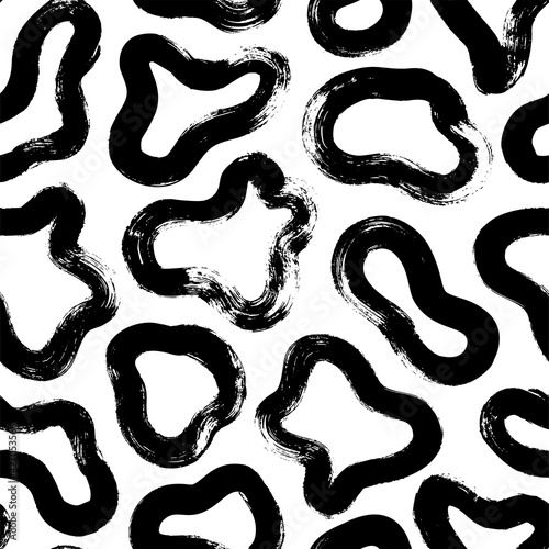 Hand drawn fluid shapes seamless pattern. Black vector ink illustration. Wave grunge lines, liquid shapes in Memphis style. Organic and bio ornament, hand painted abstract texture, dry brushstrokes. 