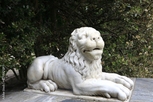 Marble lion in Gurzuf park