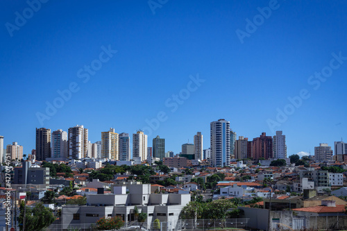 Vista parcial da cidade de Uberlândia, estado de Minas Gerias, Brasil © João