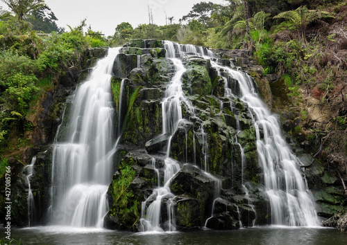 Waterfall in the bush of New Zealand © Arhiliel