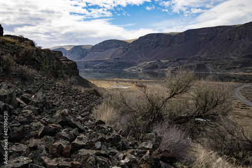 Landscape of valley and cliffs in the Grand Coulee.