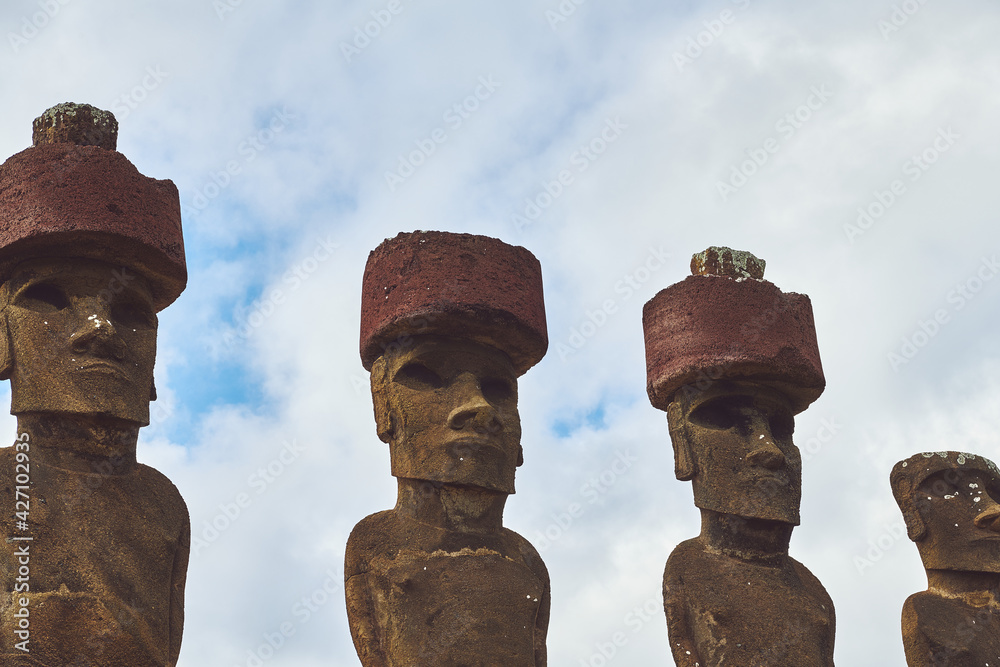 Moai statues on Rapa Nui (Easter Island) StockFoto Adobe Stock