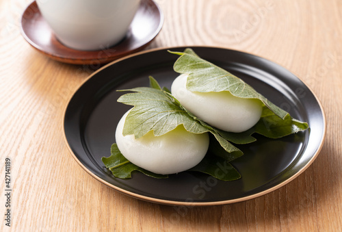Canvastavla Kashiwa Mochi on the table