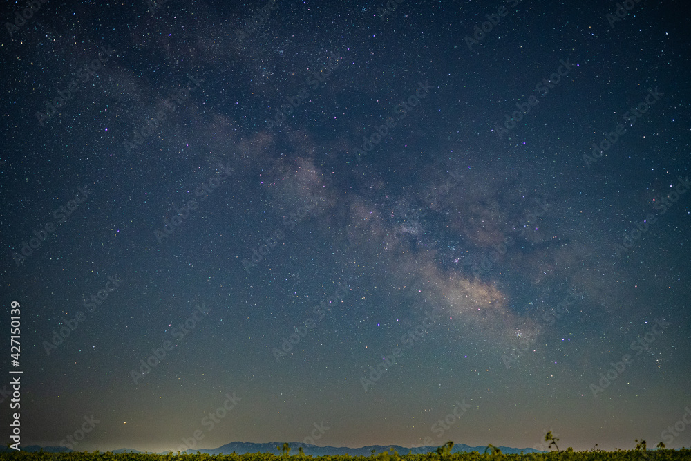 春の天の川と満点の星空 春の天の川と満点の星空