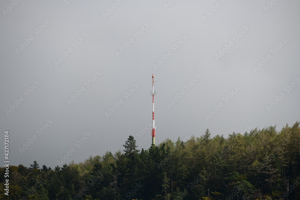 Obraz premium antenna in the mountains in europe