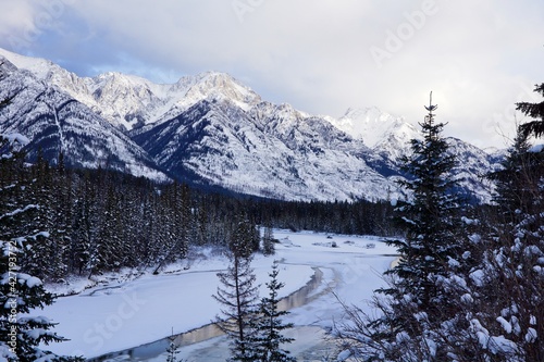 Bow River in Banff National Park in the Canadian Rocky Mountains © Bennekom