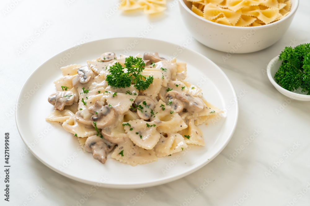 farfalle pasta with mushroom white cream sauce farfalle pasta with mushroom white cream sauce