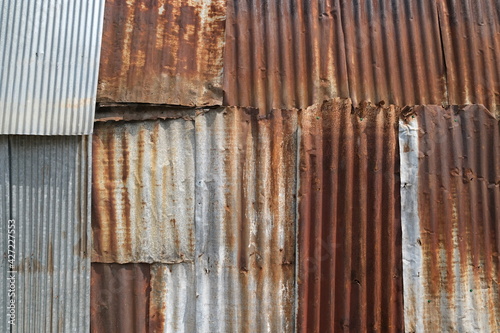 Tableau sur toile Rusty corrugated metallic sheet
