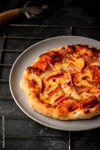 pizzas con jam  n y queso