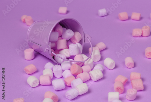 Mini bucket with a lot of marshmallows