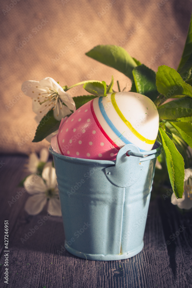 Spring flowers and easter eggs. Happy Easter Background