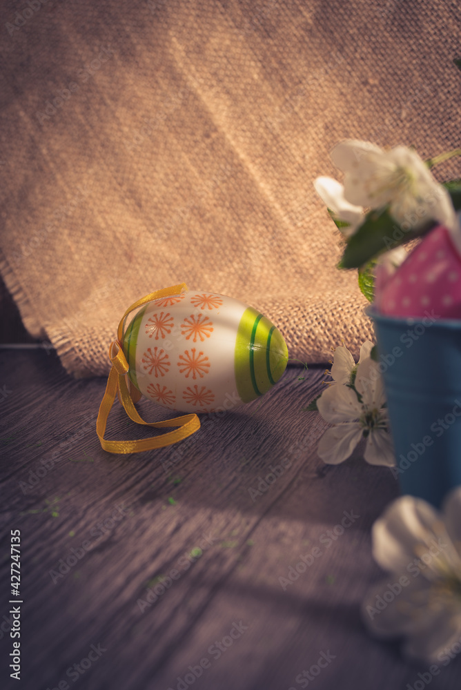 Spring flowers and easter eggs. Happy Easter Background