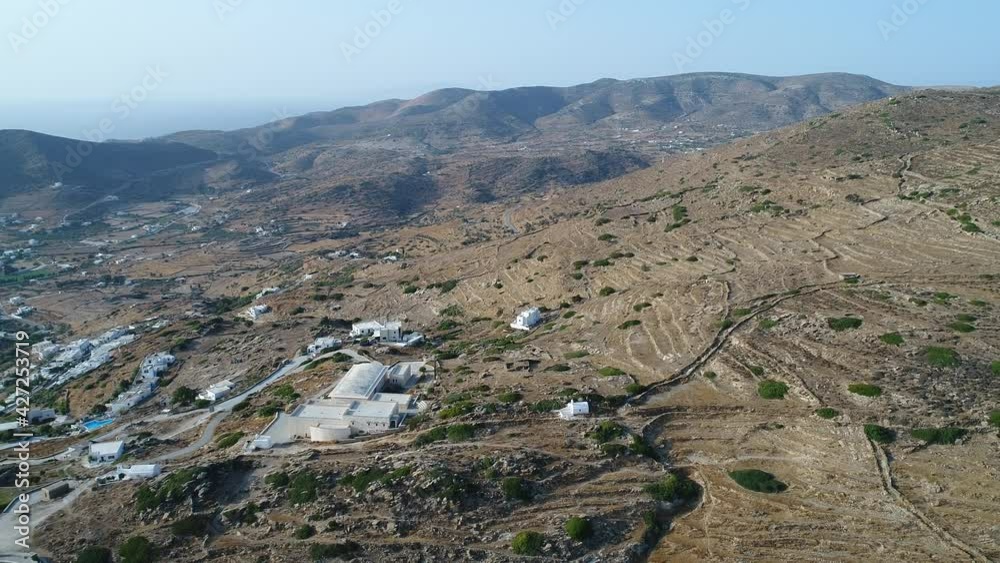 Amphithéâtre à Mylopotas sur l'île d'Ios dans les Cyclades en Grèce vue du ciel