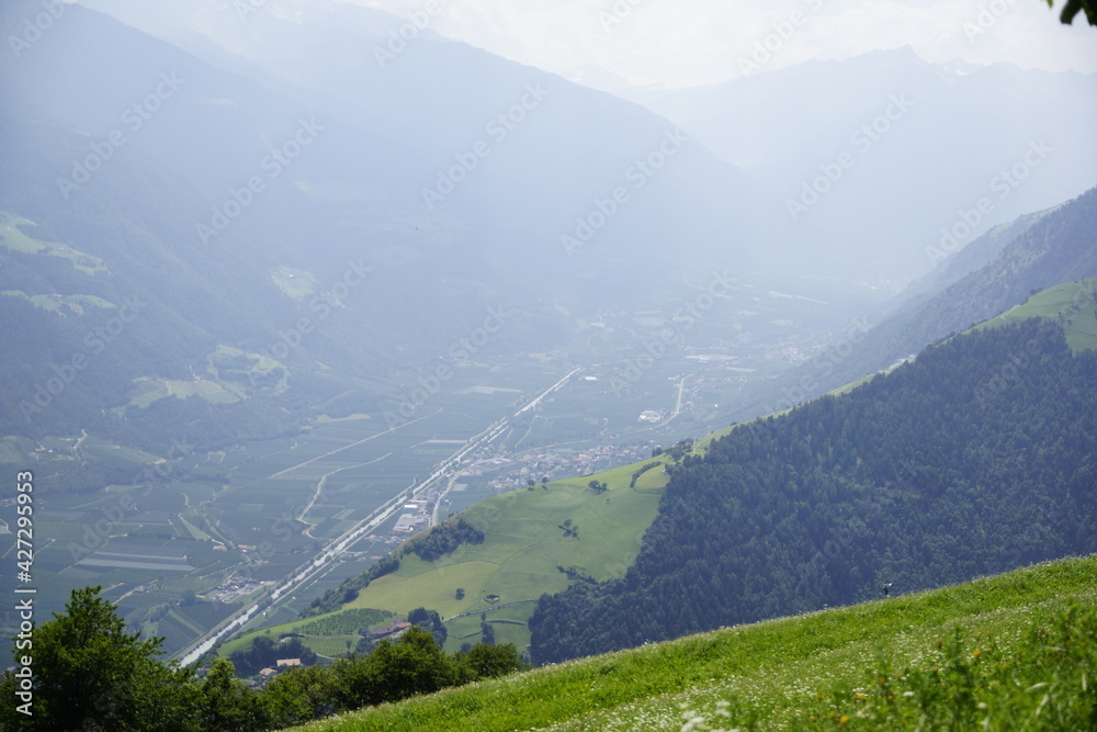 Panoramen am Meraner Höhenweg zwischen Naturnes und dem Hochganghaus, Texelgruppe, Südtirol.