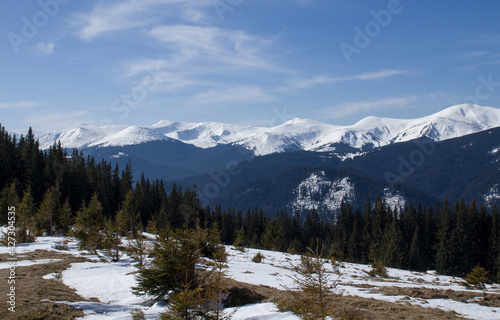 mountains in the snow and blue sky © Андрій Лучишин