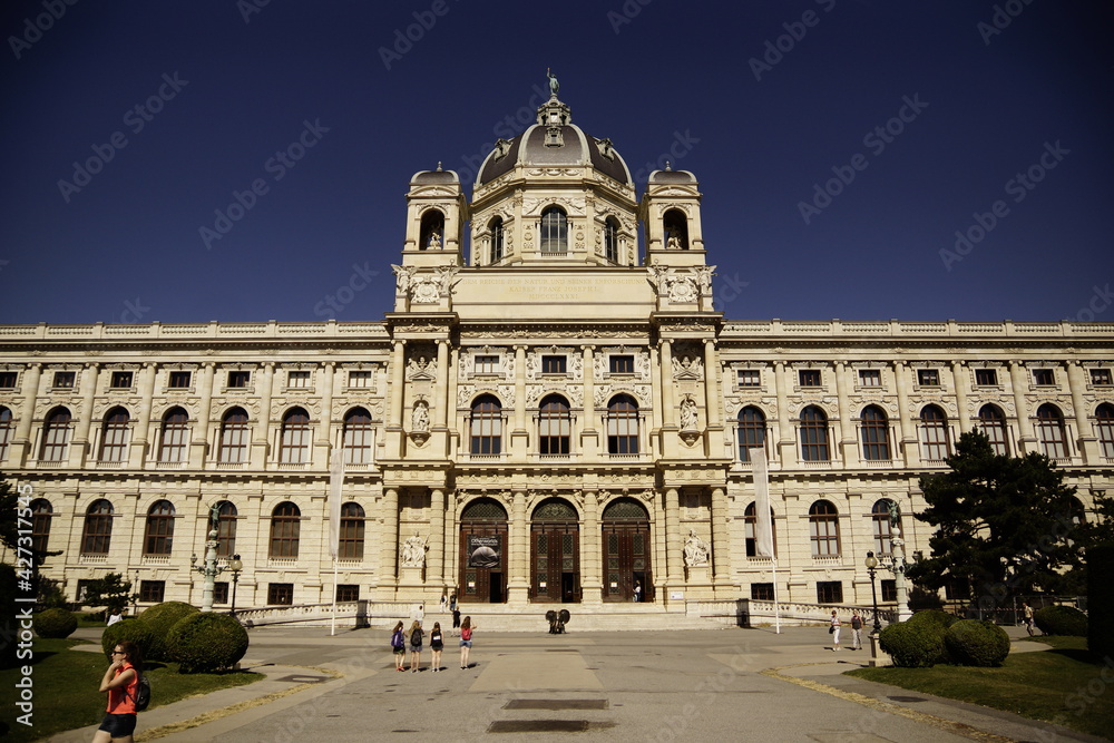 Umsicht an der Wiener Hofburg mit historischen Gebäuden 