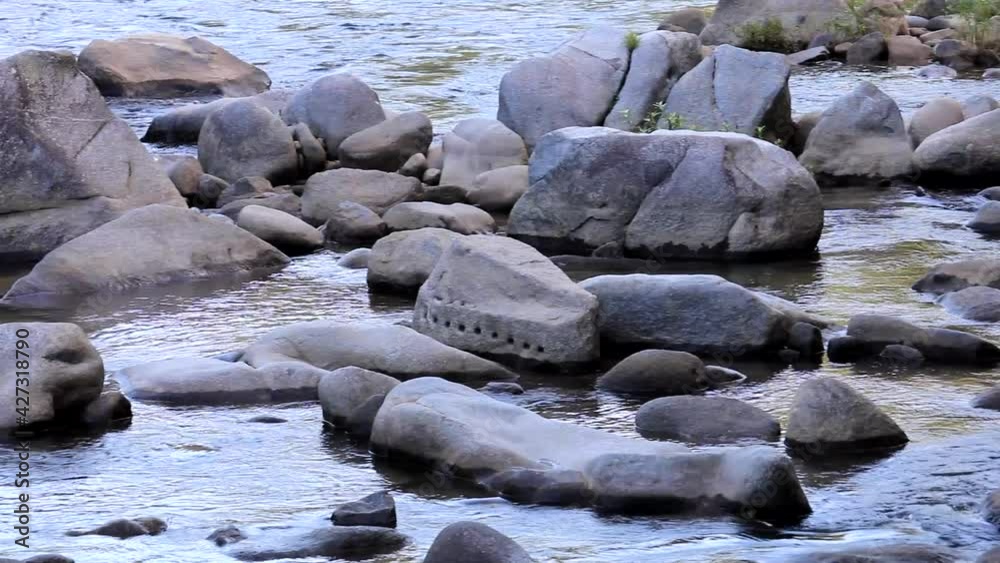 夏の香嵐渓を流れる河川 スライド 5sec