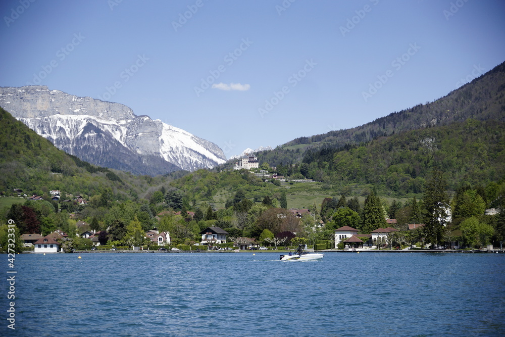 ‎⁨Bilder vom lac d’Annecy und dem Panorama des Zentralmassivs dahinter