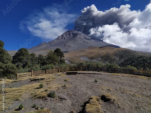 Popocatépetl photo