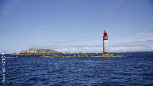 Leuchtturm in der Bucht vor St. Malo im Atlantik 