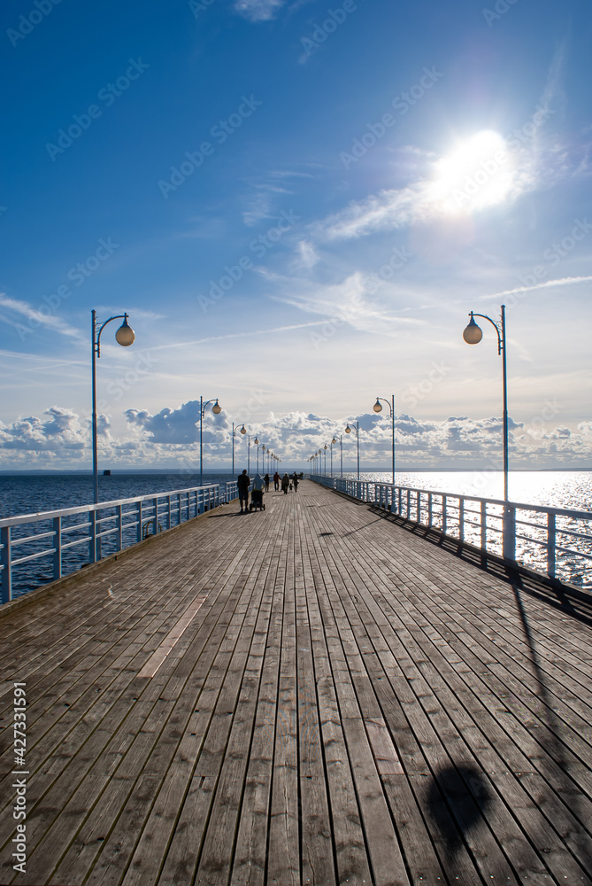 Naklejka premium Poland, Baltic - wooden pier in Jurata during sunny day