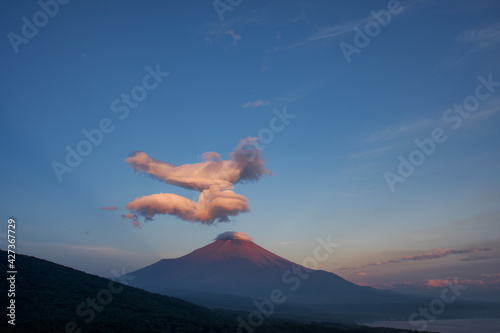 笠雲と富士山