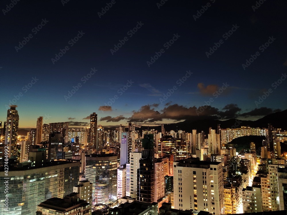 Obraz premium City in night with sunset