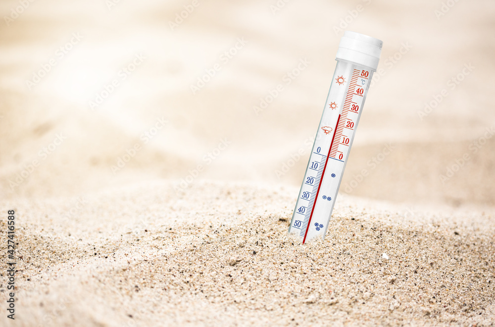 Summer beach thermometer and free space for your tekst - obrazy, fototapety, plakaty 