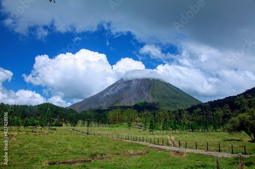 Obraz na płótnie Volcan Arenal au Costa Rica w salonie