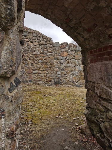 Castle ruins photo