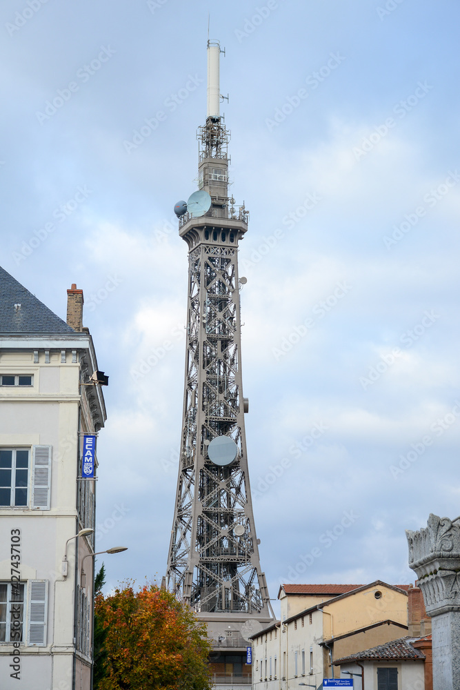 Obraz premium Lyon, France - October 25, 2019: The Basilica of Notre-Dame de Fourviere (La Basilique Notre Dame de Fourviere)