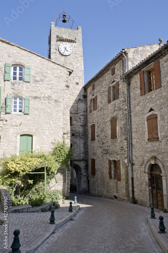 Fototapeta Naklejka Na Ścianę i Meble -  Ruelle village médiéval
