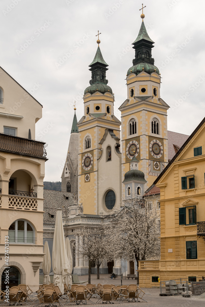 Fototapeta premium Cathedral Duomo Santa Maria Assunta (German: Dom Mariae Aufnahme in den Himmel und St. Kassian) of Bressanone - Brixen. Trentino Alto Adige South Tyrol, Südtirol, Italy.