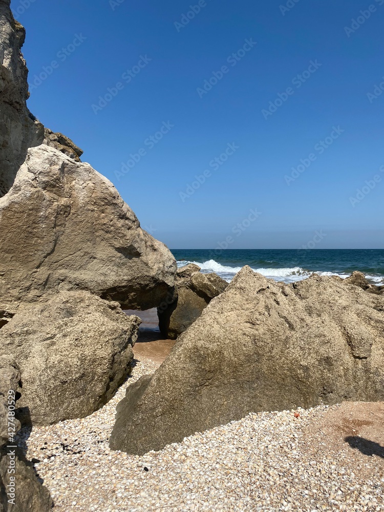 Скалы на Генеральских пляжах, Крым