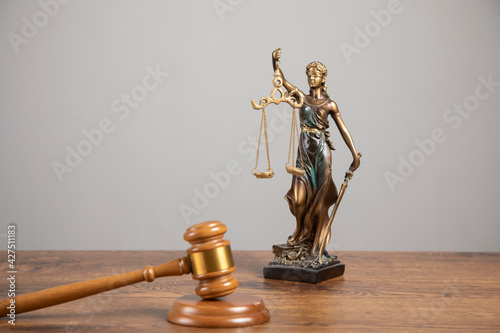judge gavel with justice lady