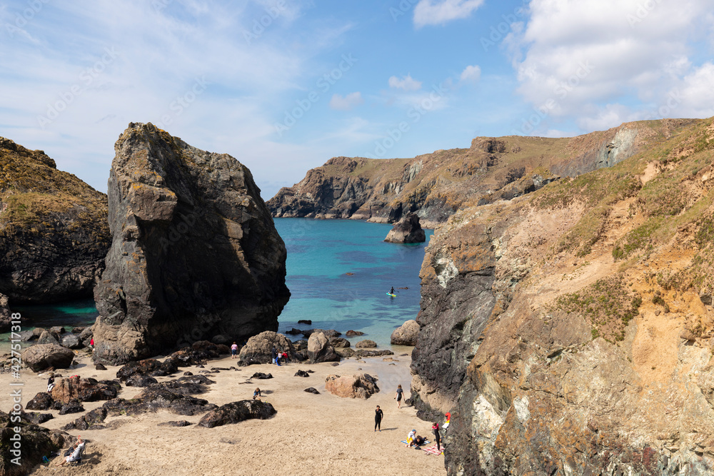 Fototapeta premium Kynance Cove on a stunning sunny day.