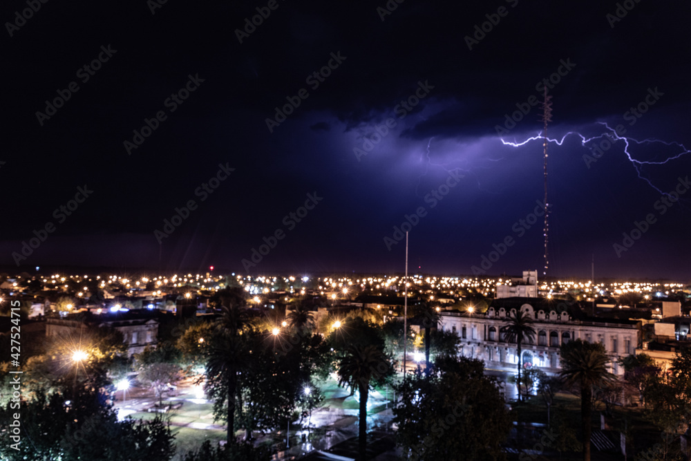 Naklejka premium Tormenta.