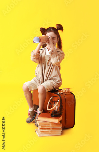 Cute little adventurer on c...