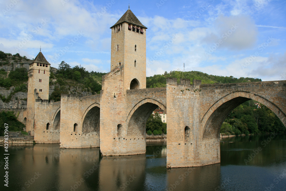 valentré bridge and river lot in cahors (france)