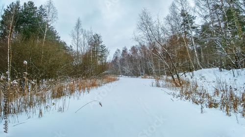 Obraz na płótnie Lake in winter time w salonie