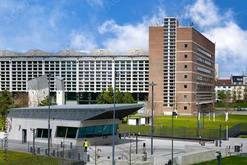 Frankfurt am Main, ehemalige Grossmarkthalle und Eingang zur EZB photo