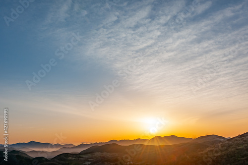 Wallpaper Mural 四国カルストの朝陽 Torontodigital.ca