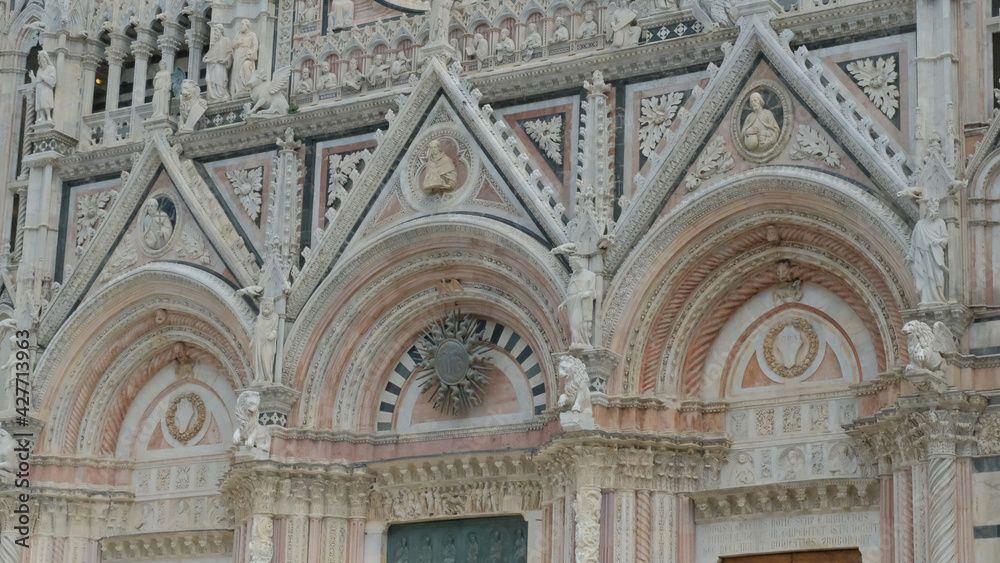 Il Duomo, noto anche come cattedrale metropolitana di Santa Maria Assunta a Siena.