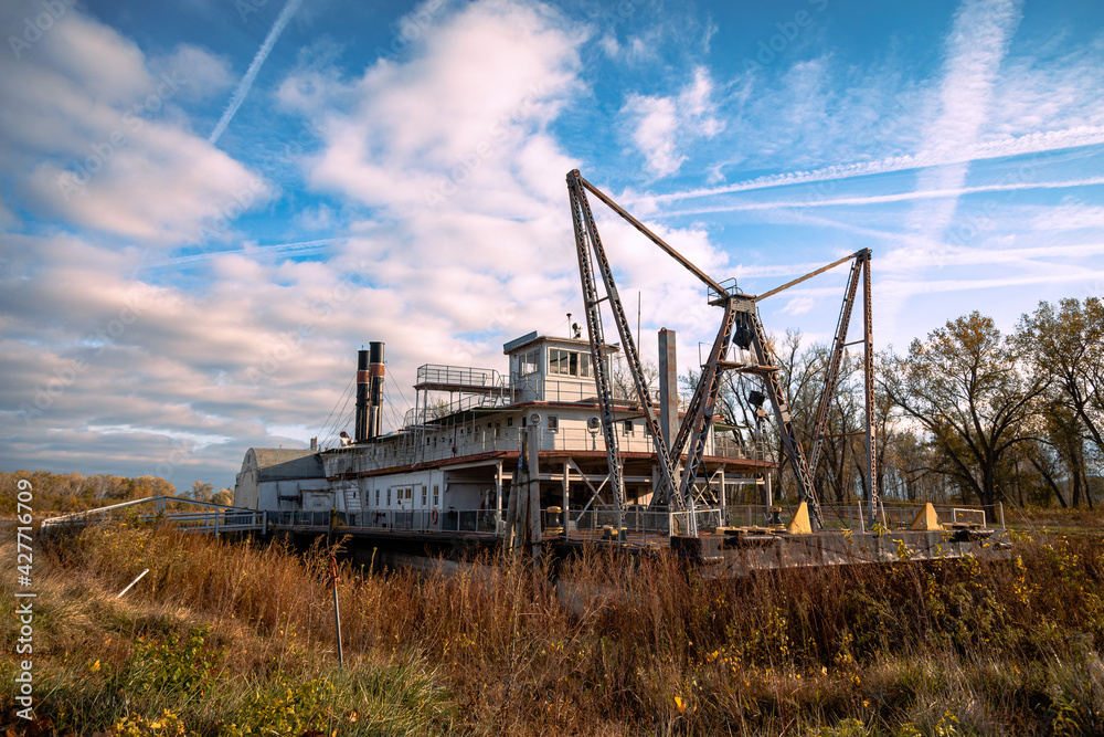 Fototapeta premium retired steam boat in Nebraska