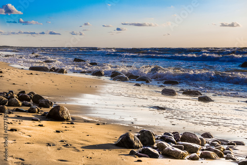 Dębina malownicza Polska plaża z kamieniami