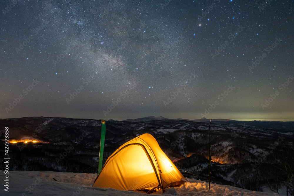 雪山 登山 テント 夜景 星空